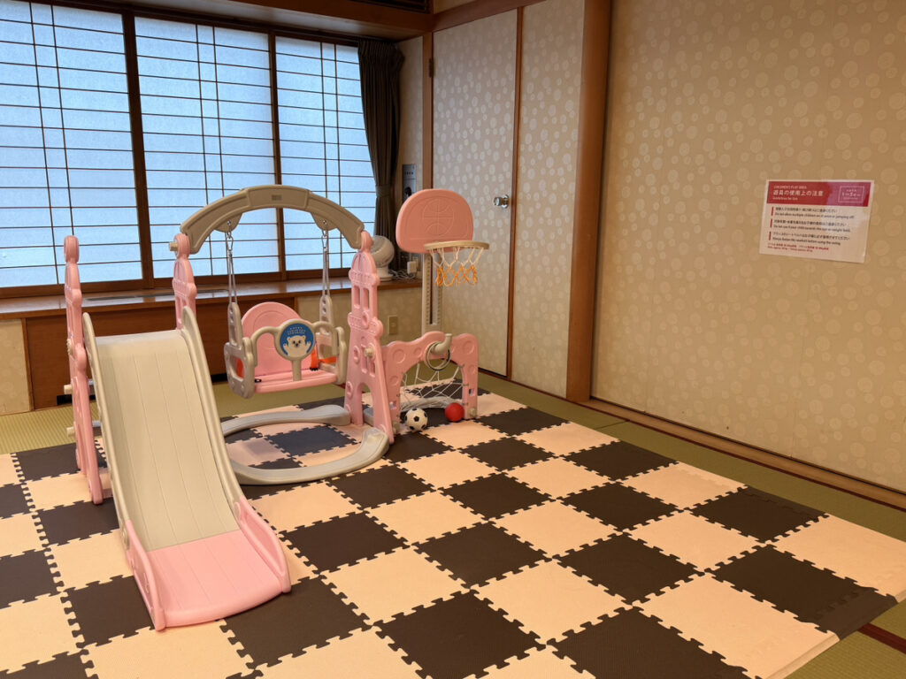 3F休憩処に遊具が設置されました。
