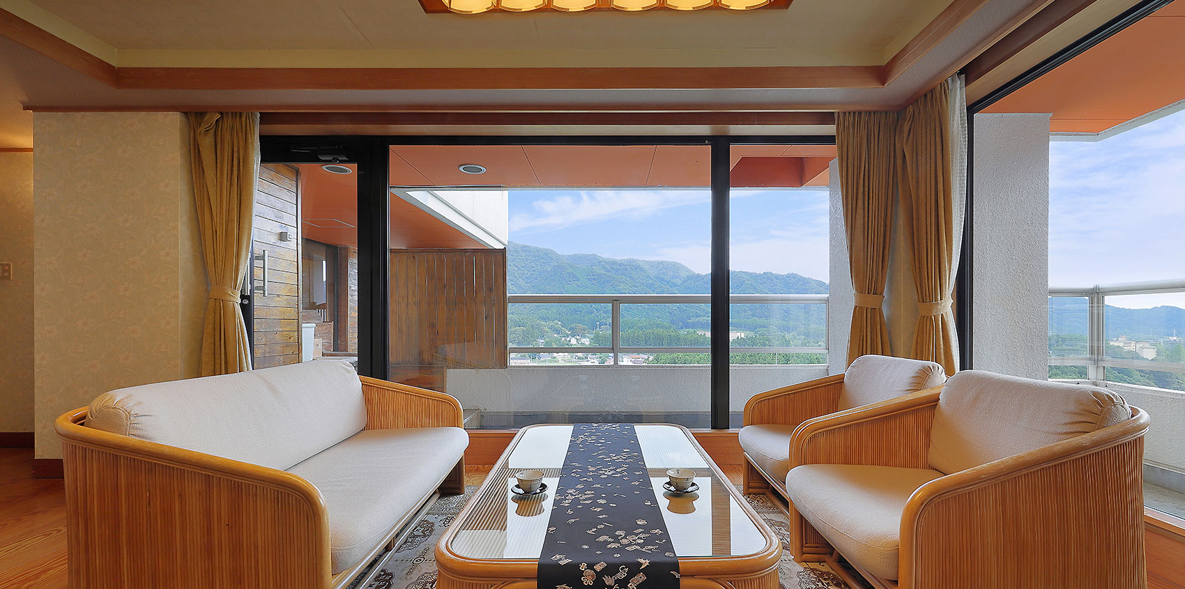 洋書・ホテル「ROOM WITH A VIEW」眺めの良い部屋 瀬の本高原ホテルのお部屋情報 -宿泊予約なら 【Yahoo!トラベル】